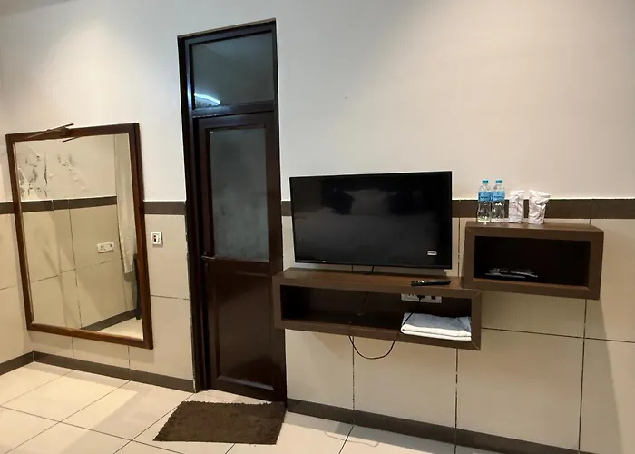 Primrose Hotel