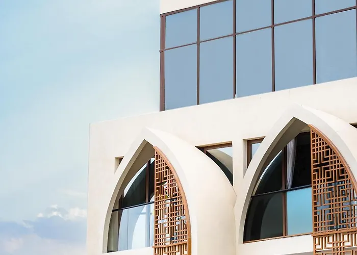 Golden Tulip Muscat The Village
