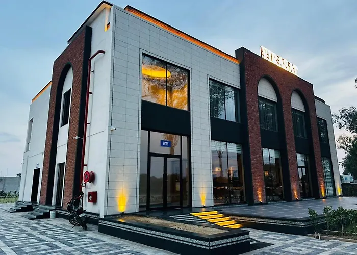 Hotel Virasat