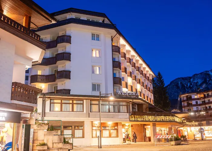 Hotel Alaska Cortina