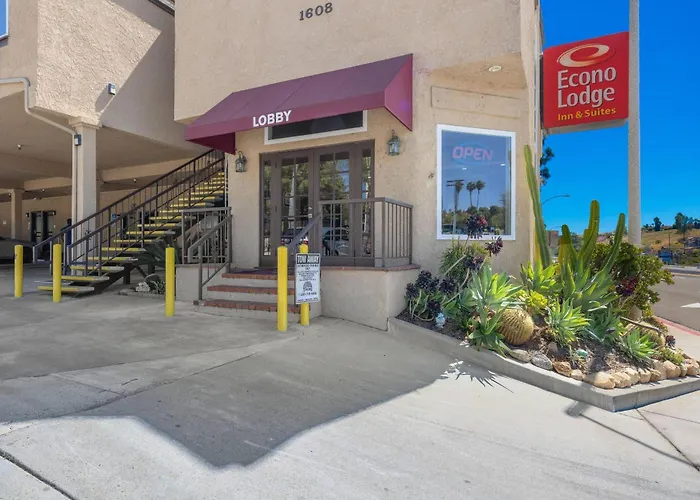 Econo Lodge Inn & Suites Fallbrook Downtown