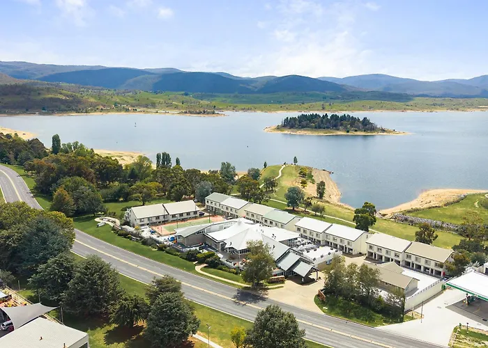 Horizons Lake Jindabyne