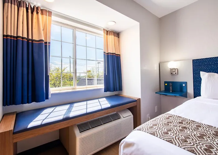 Microtel Inn & Suites By Wyndham London