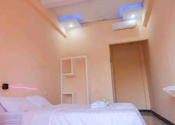 Artayya Puri 2 Near Alun Alun Caruban Mitra Reddoorz