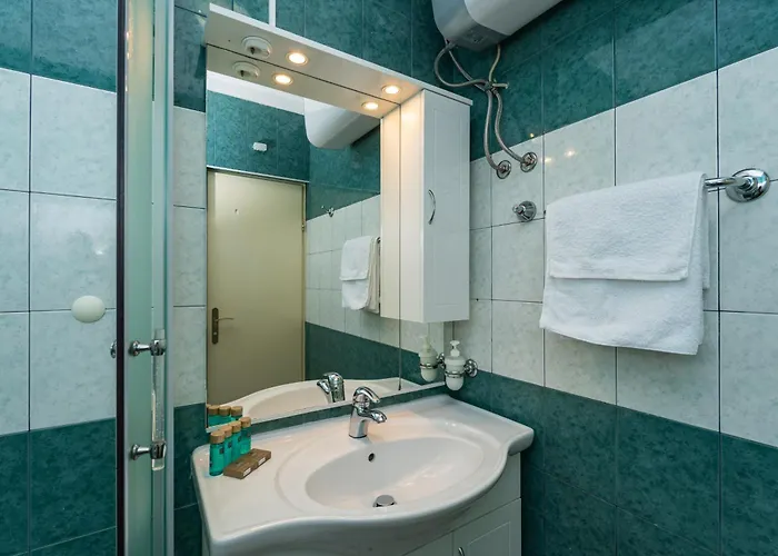 Apartments And Room Lora