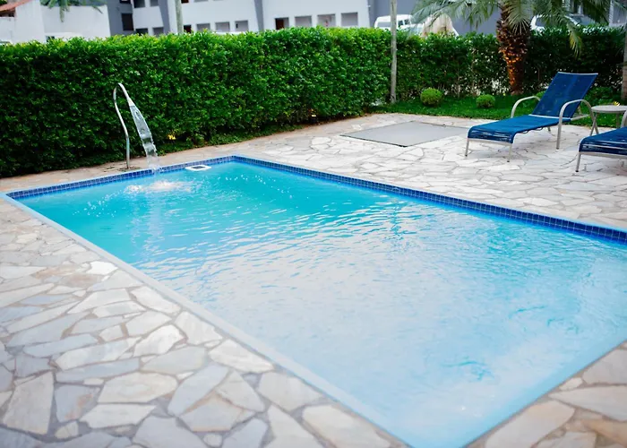 Colonial Flat Hotel