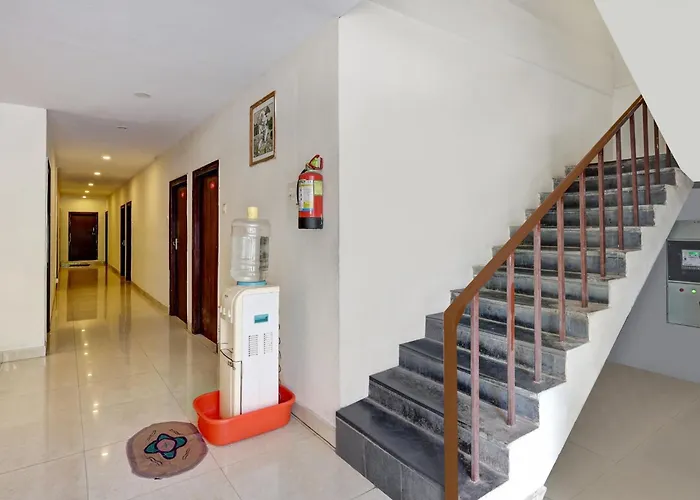 Super Oyo Collection O Jagadamba Junction Near Beach Road