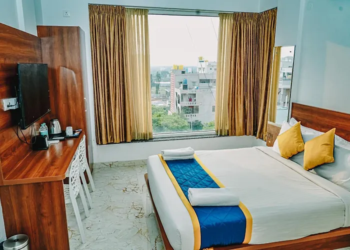 Keerthis Royal Suites Hotel Near Kempegowda International Airport