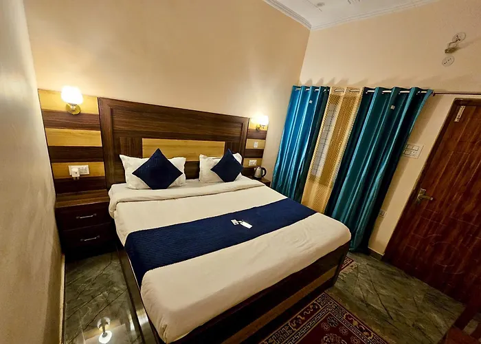 Geetanjali Palace Hotel & Restaurant