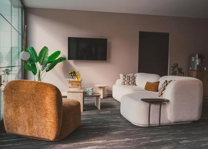 Lemon Suites & Restaurant