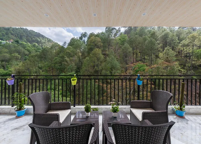 Splendid Retreat Hotels Kasauli - Vacation, River View Balcony, Traking, Camping, Bonfire, Family Groups, Forest Treks, Memories
