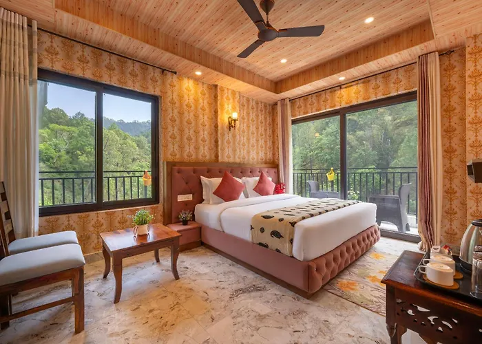 Splendid Retreat Hotels Kasauli - Vacation, River View Balcony, Traking, Camping, Bonfire, Family Groups, Forest Treks, Memories