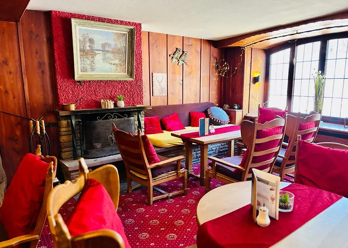 Logis Hotel-Restaurant Aux Trois Roses