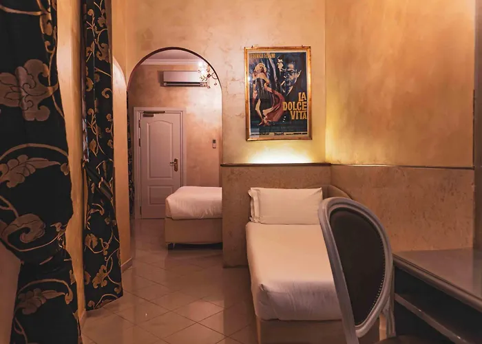 Hotel Fellini A Fontana Di Trevi Rome
