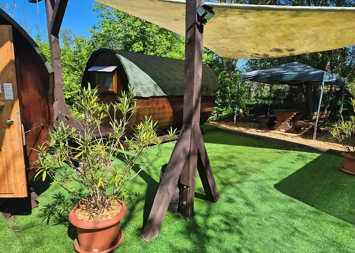 Mini Hotel Uebernachten Im Gurkenfass