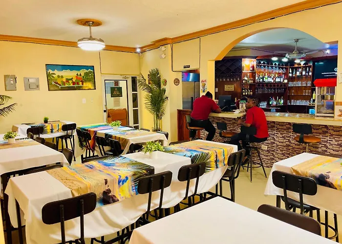 Clora Hotel