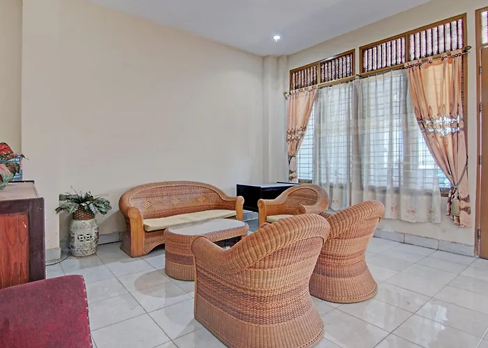 Hotel O Lavina Guesthouse