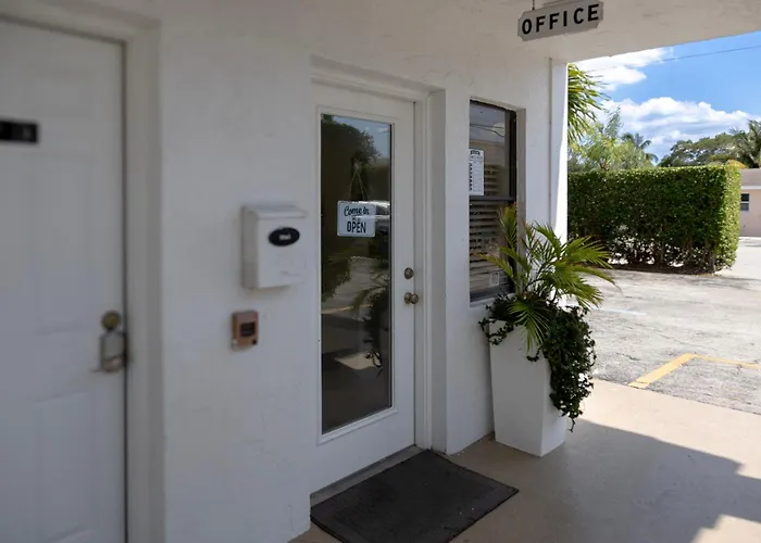Palm Breeze Hotel