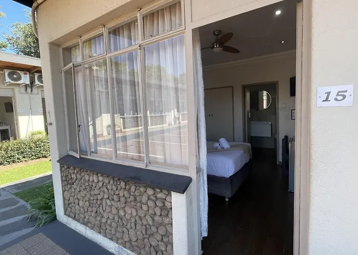 Travel Lodge