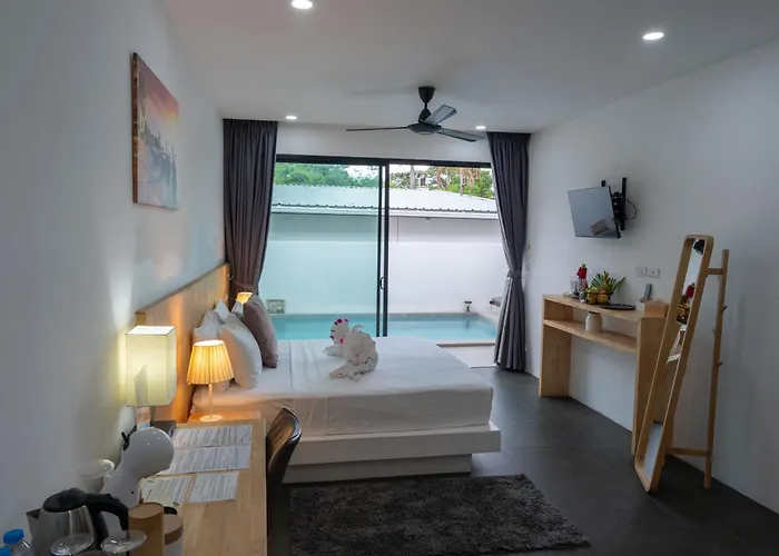 The Cosy Maenam Beach Resort