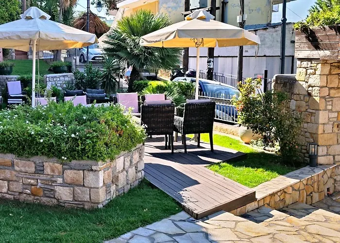 Sandy Bay Hotel