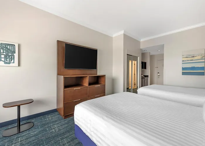 Best Western Plus Miami Airport North Hotel & Suites