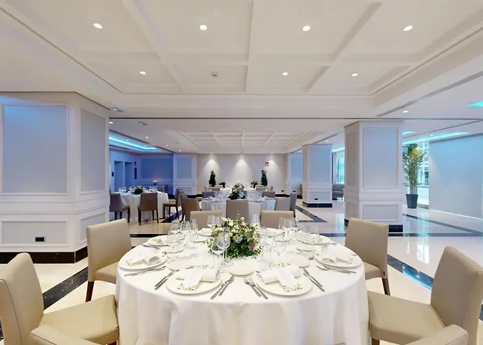 Hotel Andalucía Center