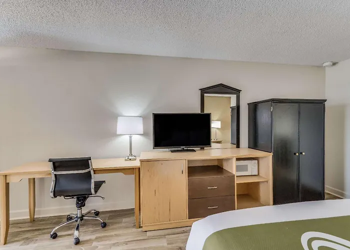 Quality Inn & Suites Hot Springs-Lake Hamilton