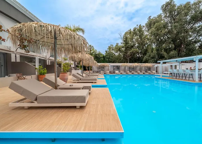 Bamboo Suites Hotel - Adults Only
