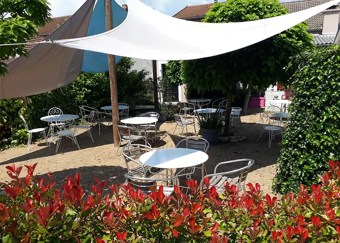 Logis Hotel Le Merle Blanc