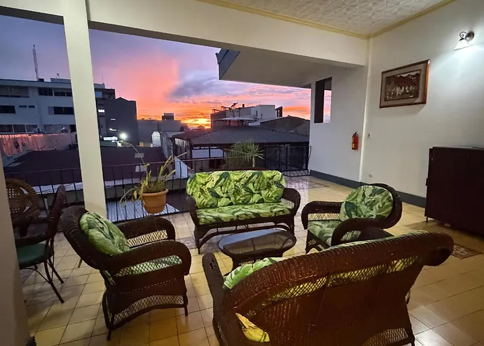 Hotel Santo Tomas / Historical Property San José