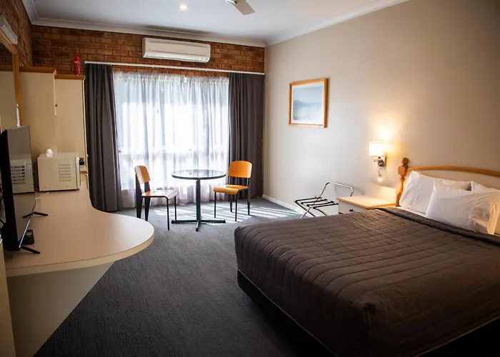 Tumbarumba Motel & Elms Restaurant