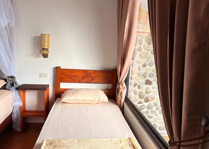Asim Paris Guesthouse & Jungle Trekking