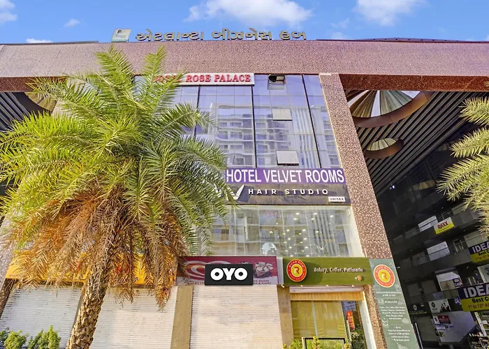 Oyo Flagship 81234 Hotel Velvet Rooms