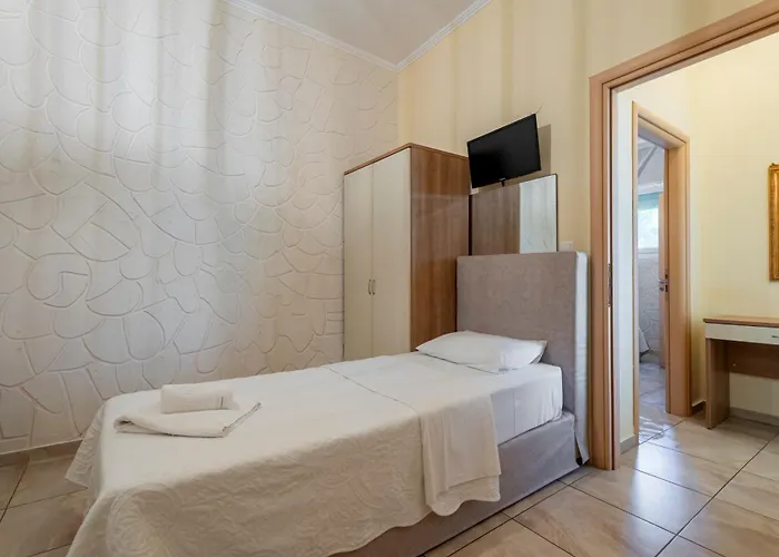 Kaplanis House
