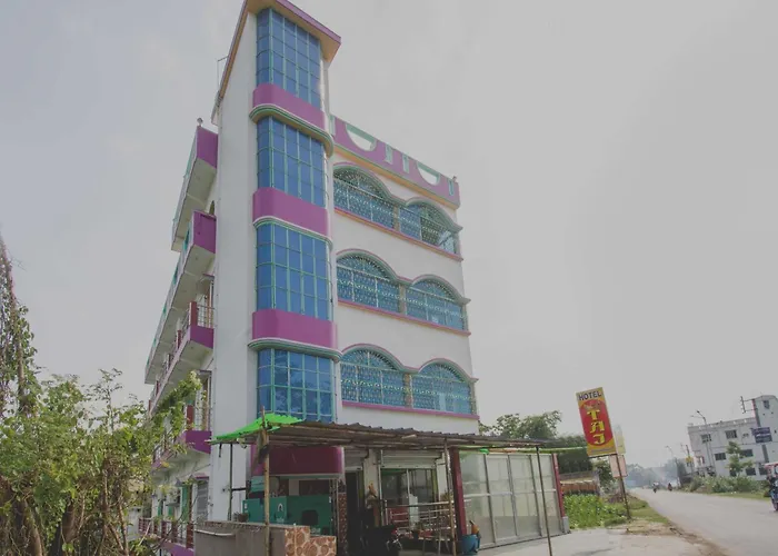 Super Hotel O Taj International