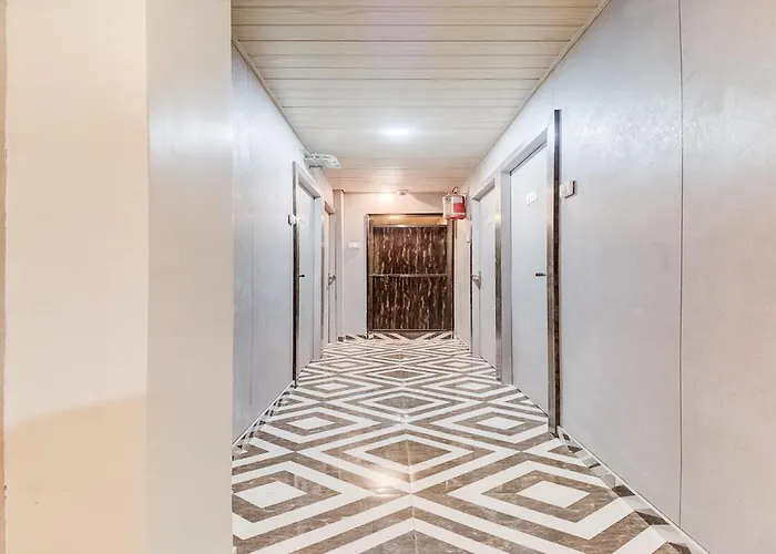 Oyo Flagship Hotel Qubic Mumbai
