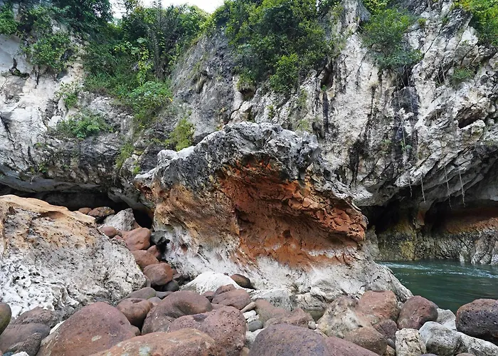 Oyo Homes 90916 Eco Tourism Geopark Rajamandala Homestay Syariah