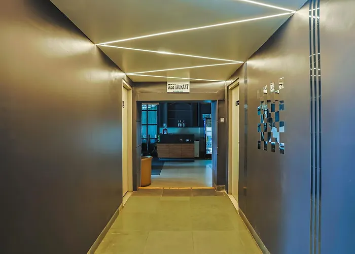 Max Hotels Prayagraj