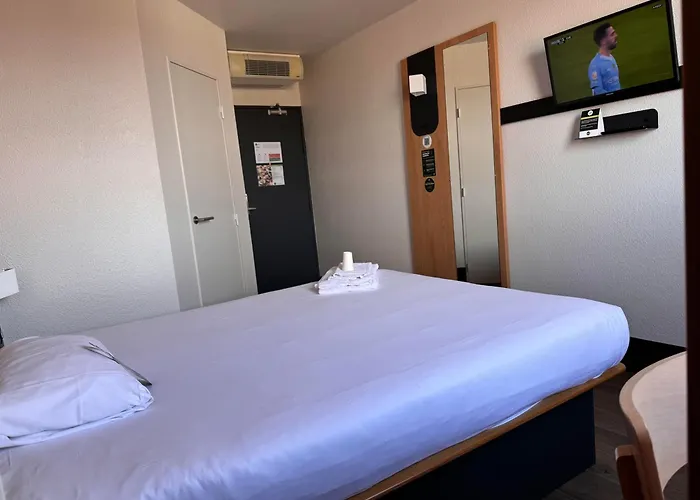 B&B HOTEL Auxerre Monéteau
