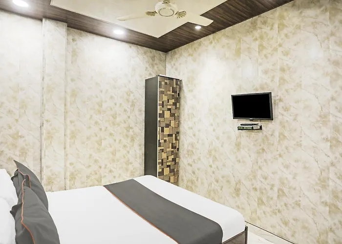Hotel O Kashish Residency Near Model Town Metro Station
