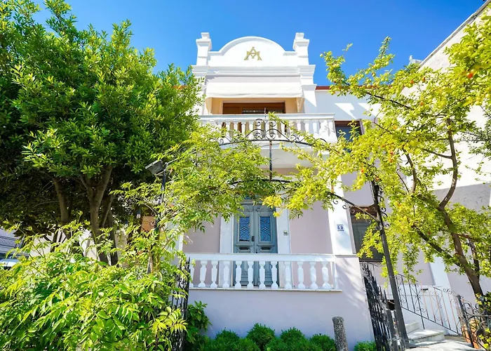 Acropolis Hotel