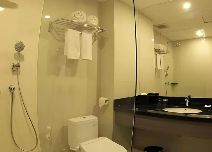 Pyramid Suites Hotel