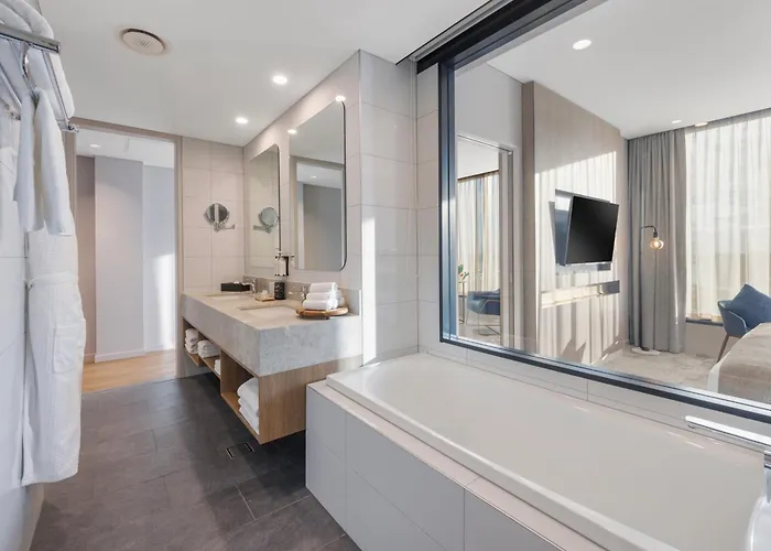 Hotel Grand Chancellor Auckland