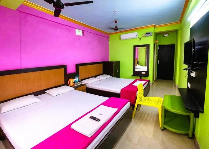 Goroomgo Samrat Palace Puri Near Sea Beach With Parking Facilities - Restaurant Available - Couple Friendly