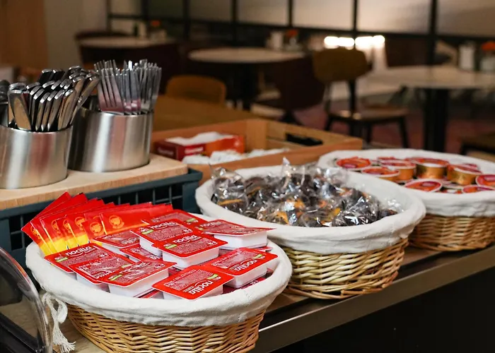 Aerohotel Barcelona Airport 24H