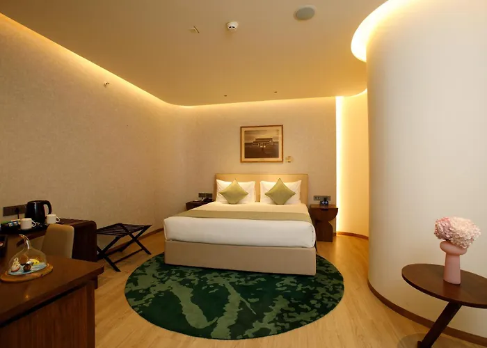 080 Transit Hotel, T2