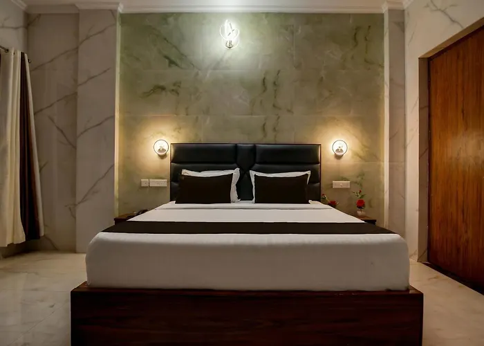 Super Townhouse By Oyo Chandigarh Near Pec-Pgi-Pu Formerly Hotel Paradise