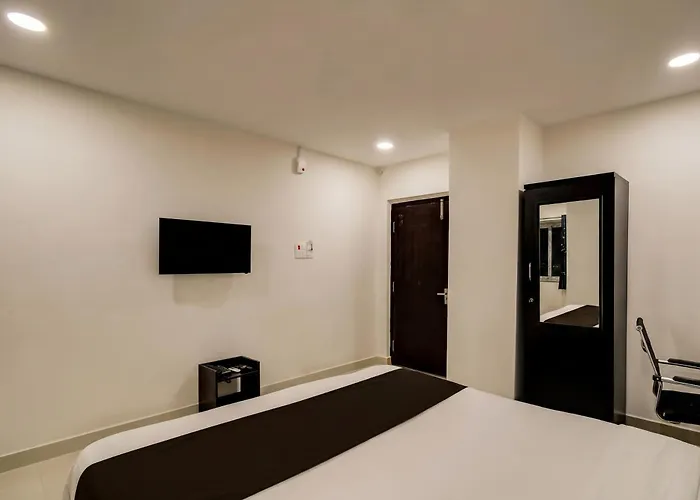 Super Townhouse Golden Temple Manikonda