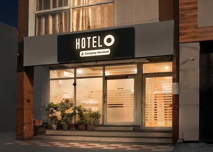 Super Hotel O By Oyo Zirakpur City Court Complex Formerly The Platinum